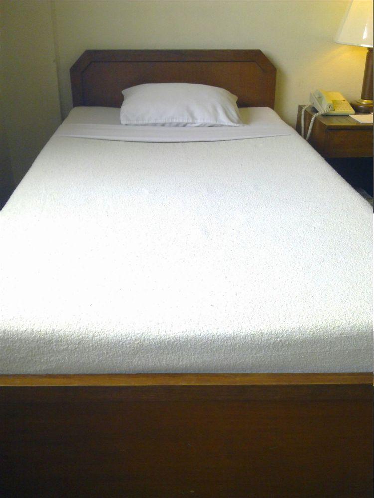 Mabini Mansion Hotel & Residential Suites 马尼拉 外观 照片