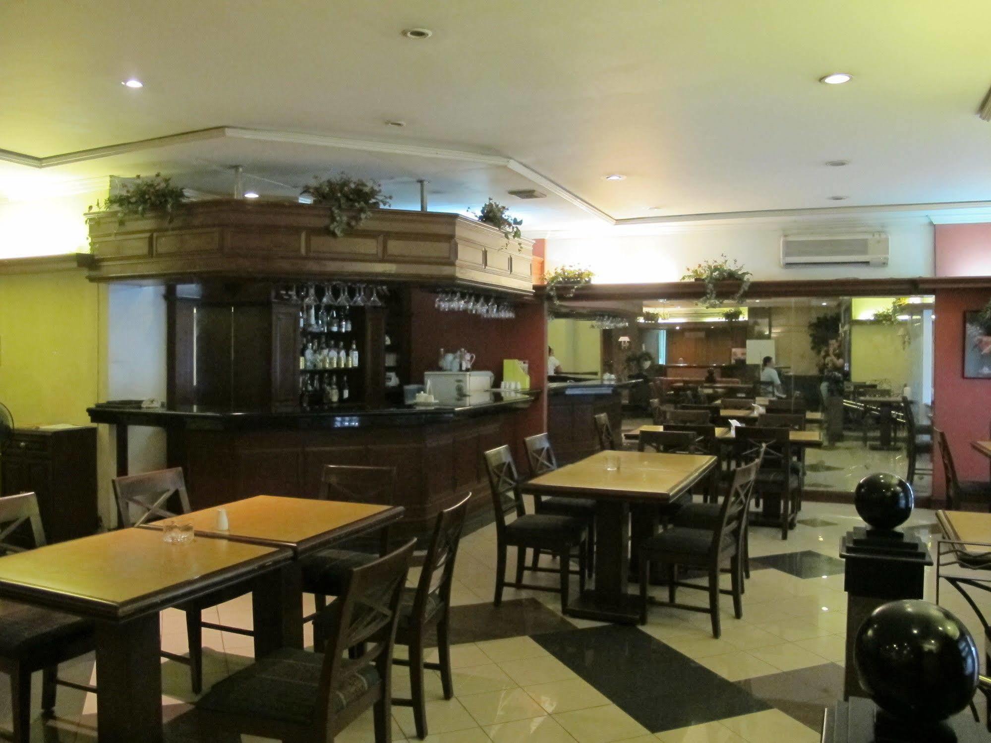 Mabini Mansion Hotel & Residential Suites 马尼拉 外观 照片