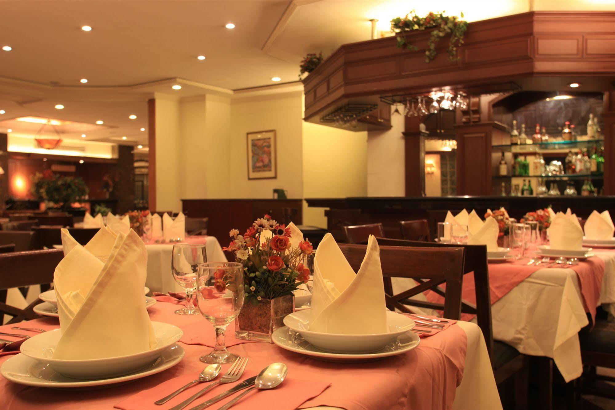 Mabini Mansion Hotel & Residential Suites 马尼拉 外观 照片