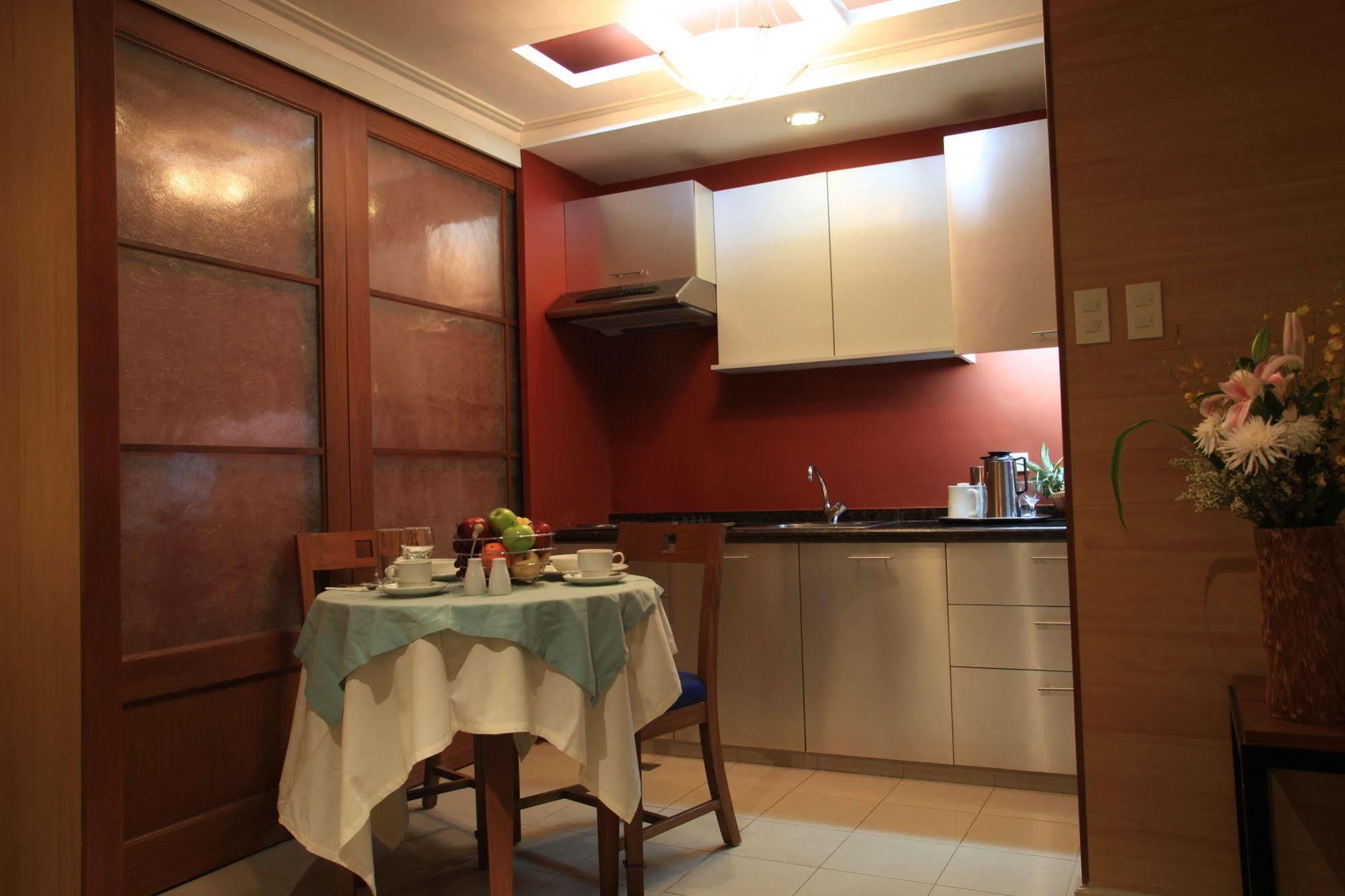Mabini Mansion Hotel & Residential Suites 马尼拉 外观 照片