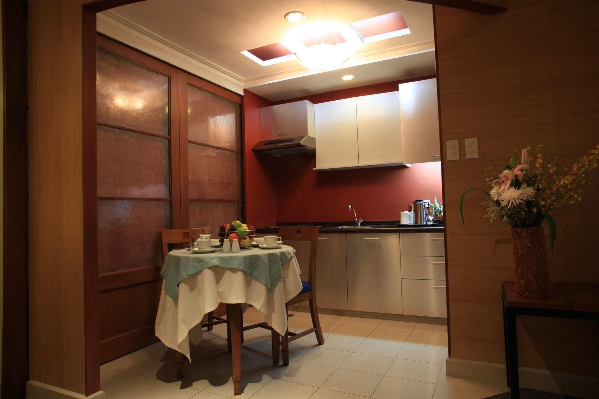Mabini Mansion Hotel & Residential Suites 马尼拉 外观 照片
