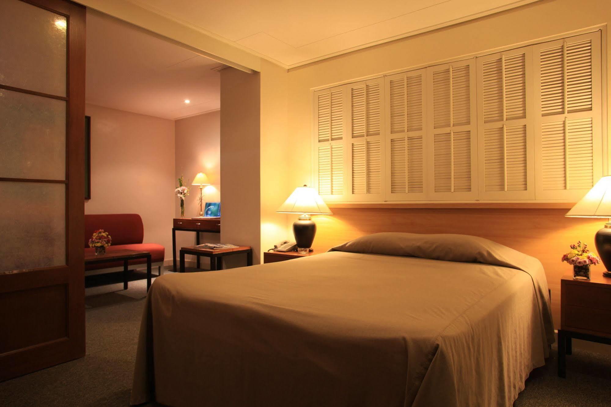 Mabini Mansion Hotel & Residential Suites 马尼拉 外观 照片